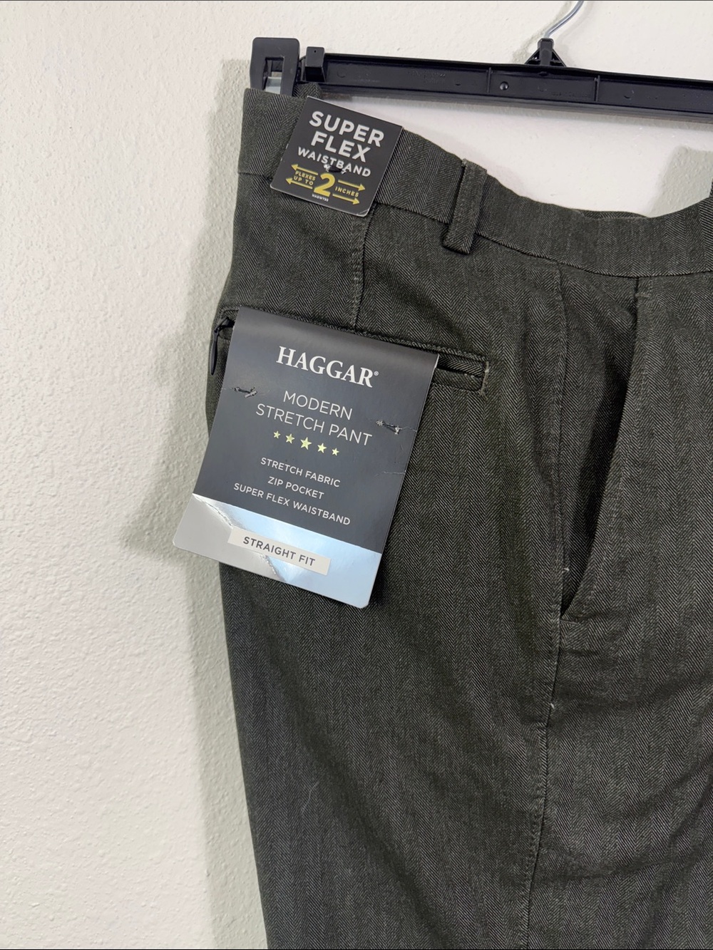 Haggar Men's Modern Stretch Pants in Olive Green